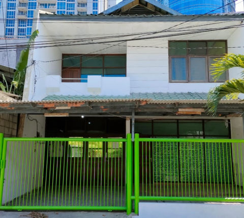 Dijual / Disewa Rumah Kencana Sari Timur 1