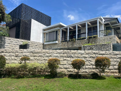 Dijual Rumah Taman Hunian Satelit 2