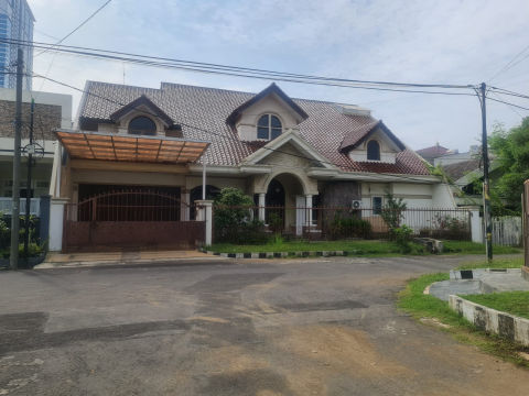 Dijual / Disewa Rumah Dharmahusada Indah Selatan