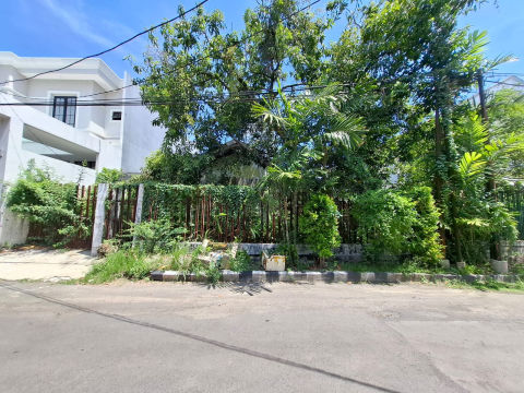 Dijual Rumah Hitung Tanah Darmo Permai