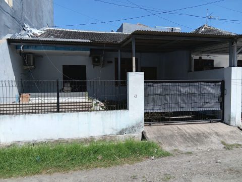 Dijual Rumah Hitung Tanah Darmo Permai