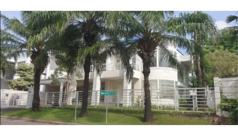 Dijual Rumah Dian Istana Cluster Park Avenue