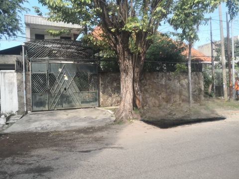 Dijual Rumah Hitung Tanah Jalan Legundi