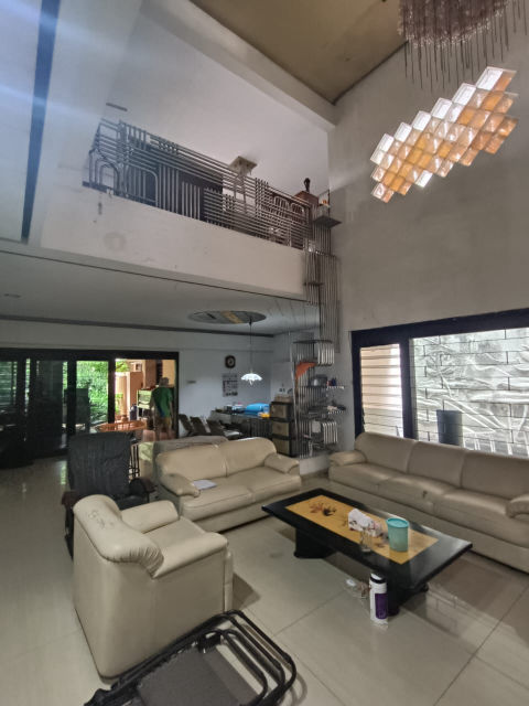 Dijual / Disewa Rumah Raya Manyar Kertoarjo
