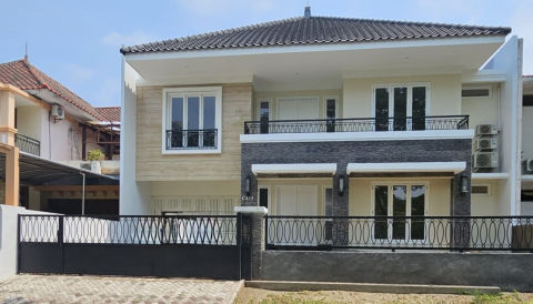 Dijual Rumah Pakuwon City Cluster Villa Royal