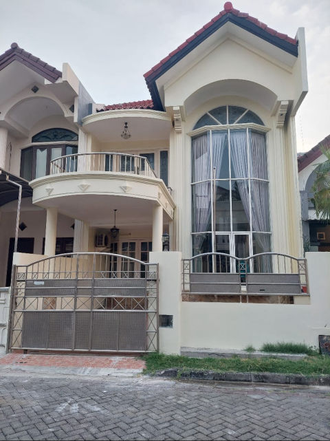Disewa Rumah Pakuwon City Cluster Taman Mutiara