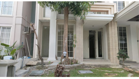 Dijual Rumah Pakuwon Indah Cluster Lariz Wood