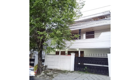 Dijual Rumah Raya Dukuh Kupang Barat
