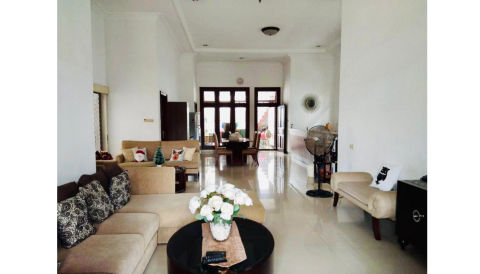 Dijual Rumah Pucang Anom