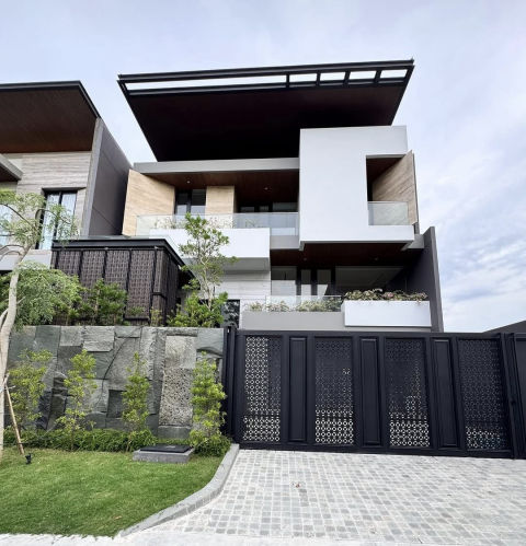 Dijual Rumah Citraland Utama Cluster Waterfront Baru Gress